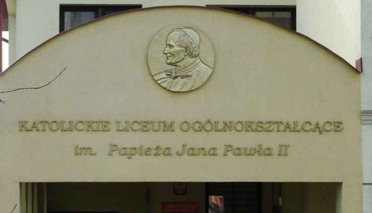 Katolickie Liceum Ogólnokształcące im. Papieża Jana Pawła II w Biłgoraju (1)