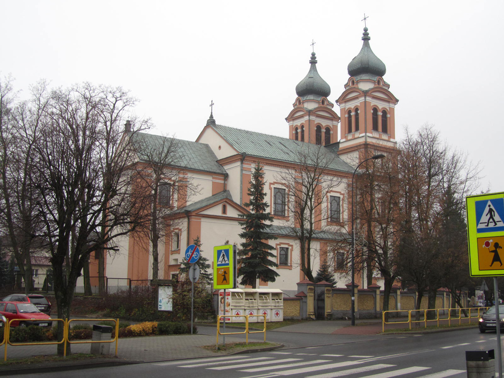 Parafia Trójcy Świętej i Wniebowzięcia Najświętszej Maryi Panny w Biłgoraju, Kościół (4)