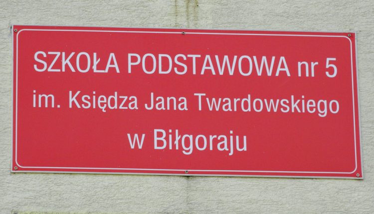 Szkoła Podstawowa nr 5 im. Ks. Jana Twardowskiego (4)