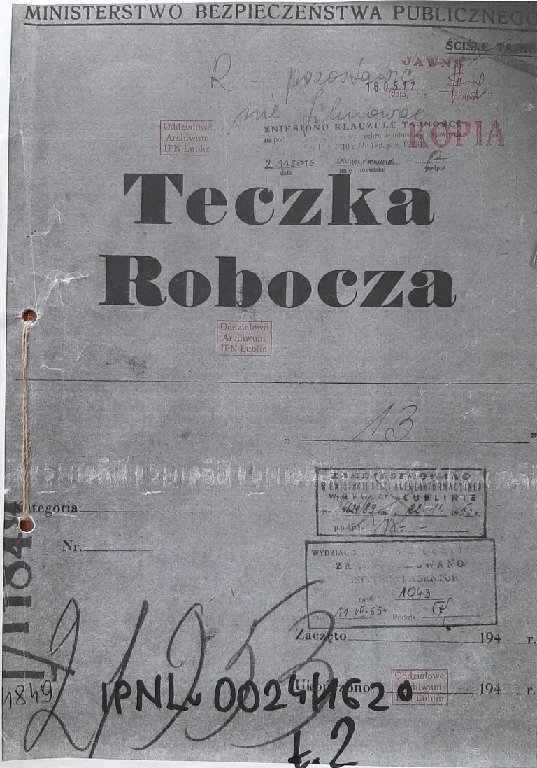 Jedna z teczek Bezpieki z 1952 roku z materiałami nt. plut. Franciszka Nizio